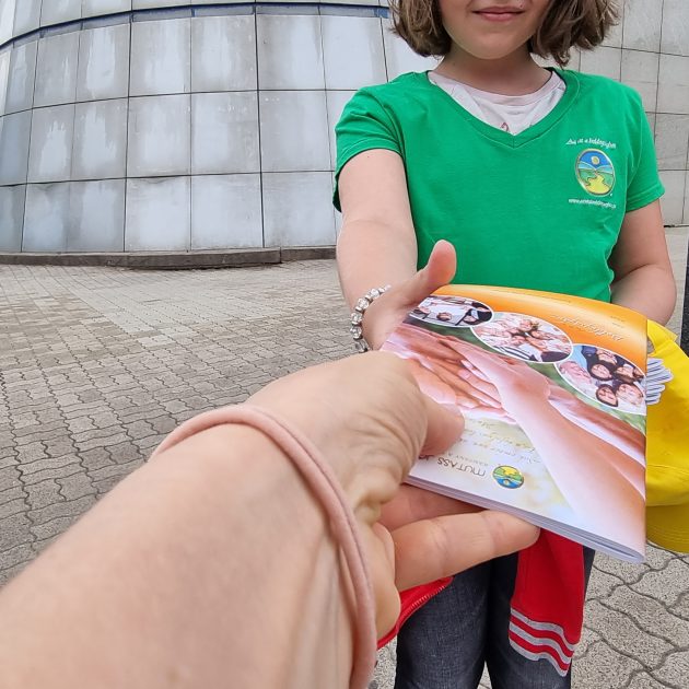 Az-ut-a-boldogsaghoz-konyv-ajandekozas-1